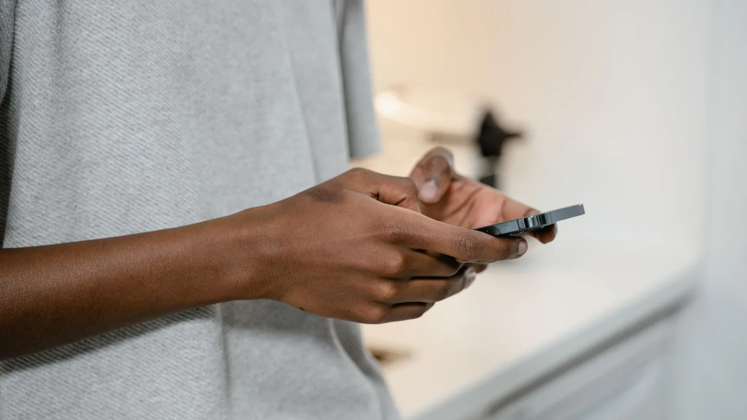 A member filling in a short form on a phone