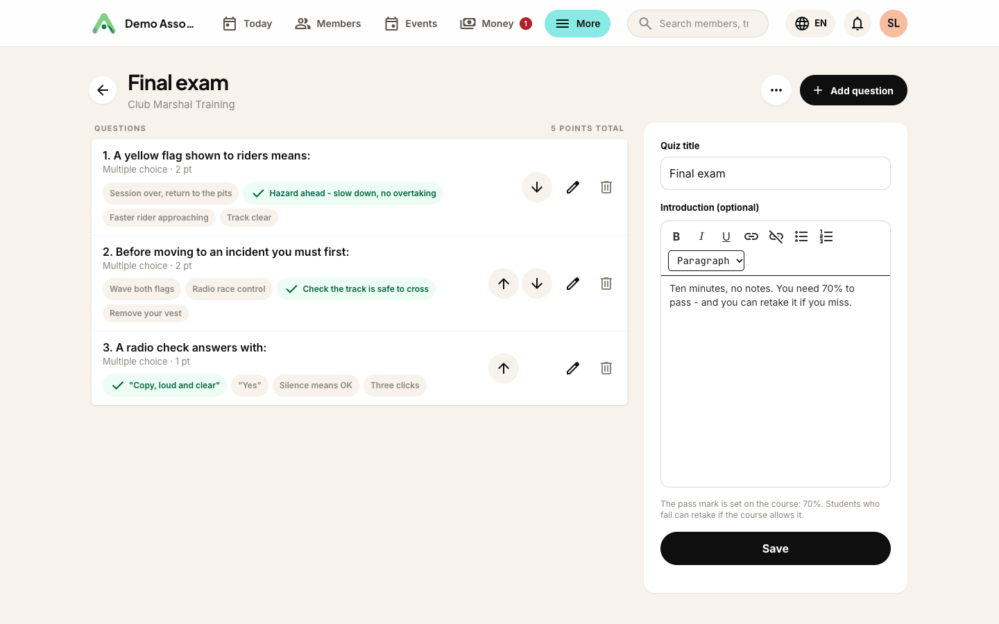 The quiz builder: weighted questions, with the correct alternative marked in green