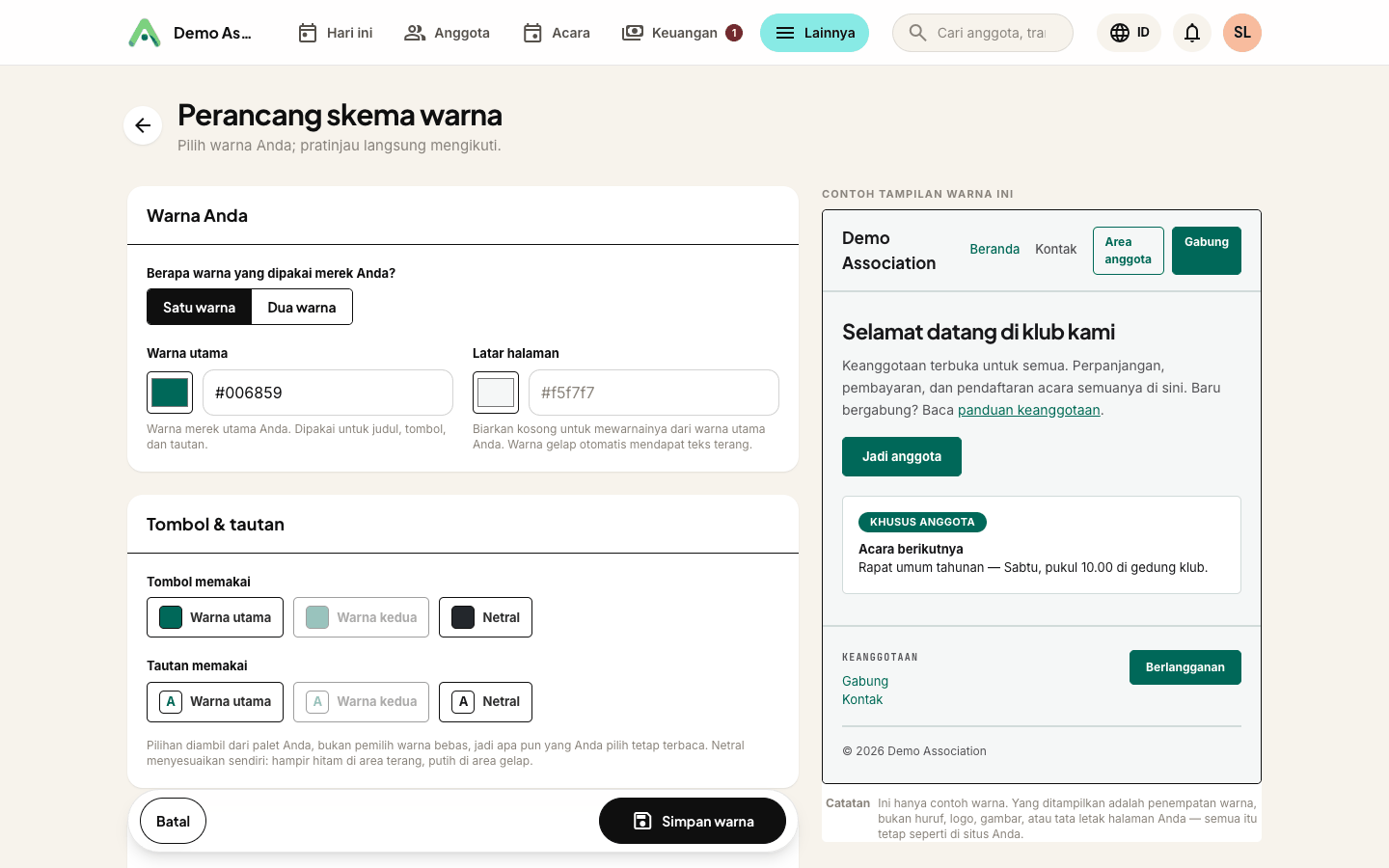 Perancang - kontrol di kiri, maket situs Anda secara langsung di sampingnya
