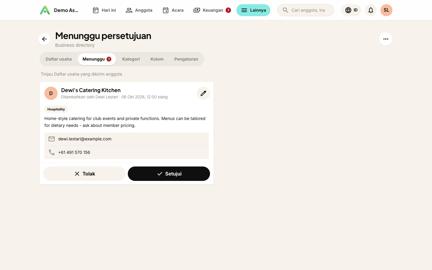 Entri yang ditambahkan anggota, menunggu di tab Persetujuan tertunda