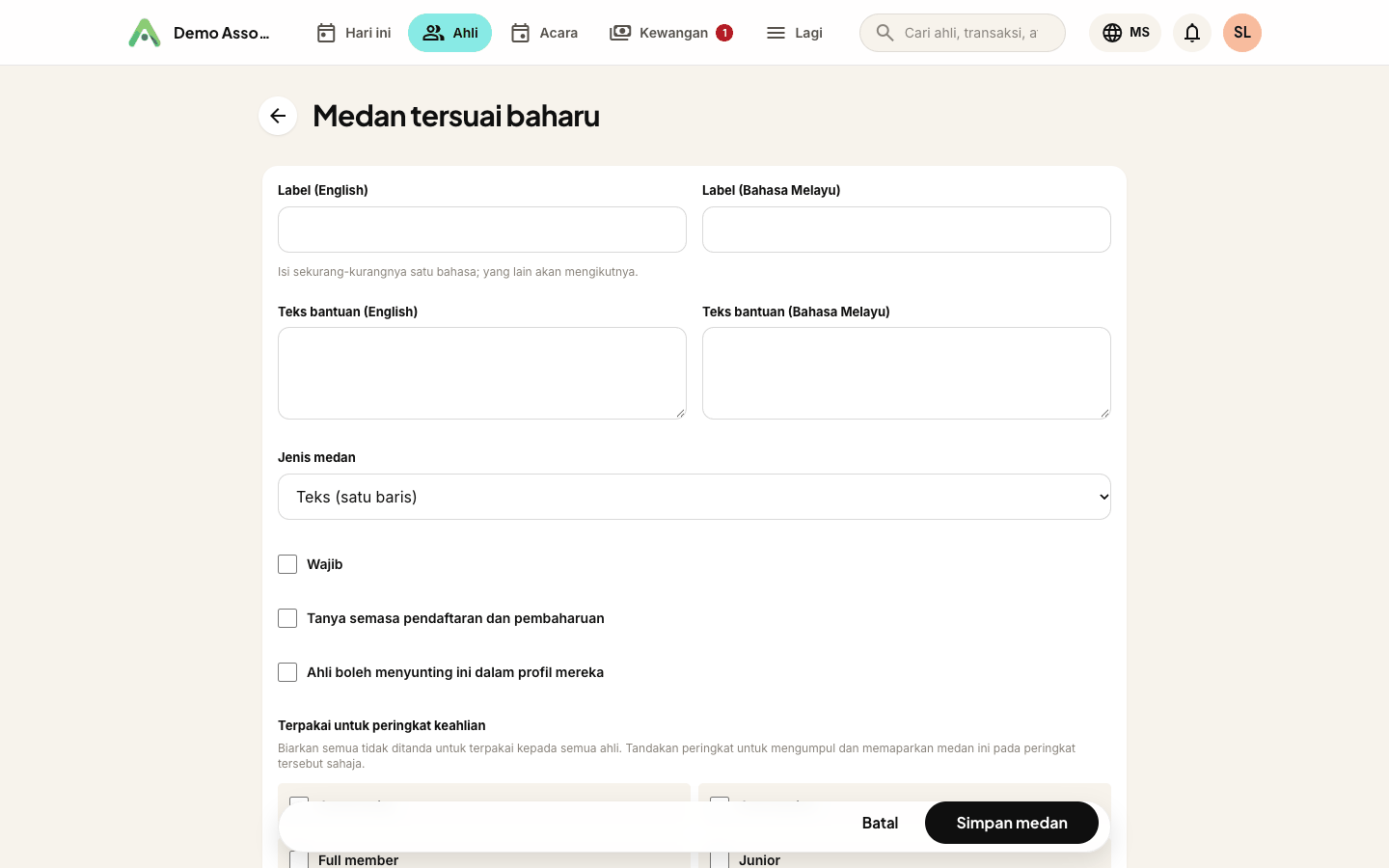 Menentukan medan tersuai - label, jenis, peraturan pengumpulan, dan peringkat keahlian mana yang terpakai